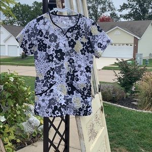 Sz small scrub top.